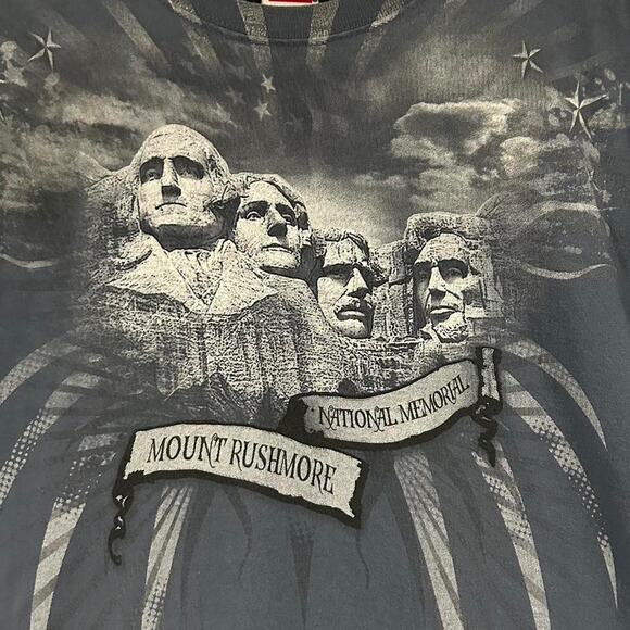 Vintage Mount Rushmore National Memorial Tee Shirt - Picture 2 of 4